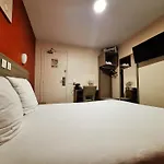 Hipotel Paris Gambetta République