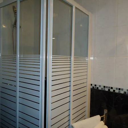 Hipotel Gambetta Republique 2* Paris