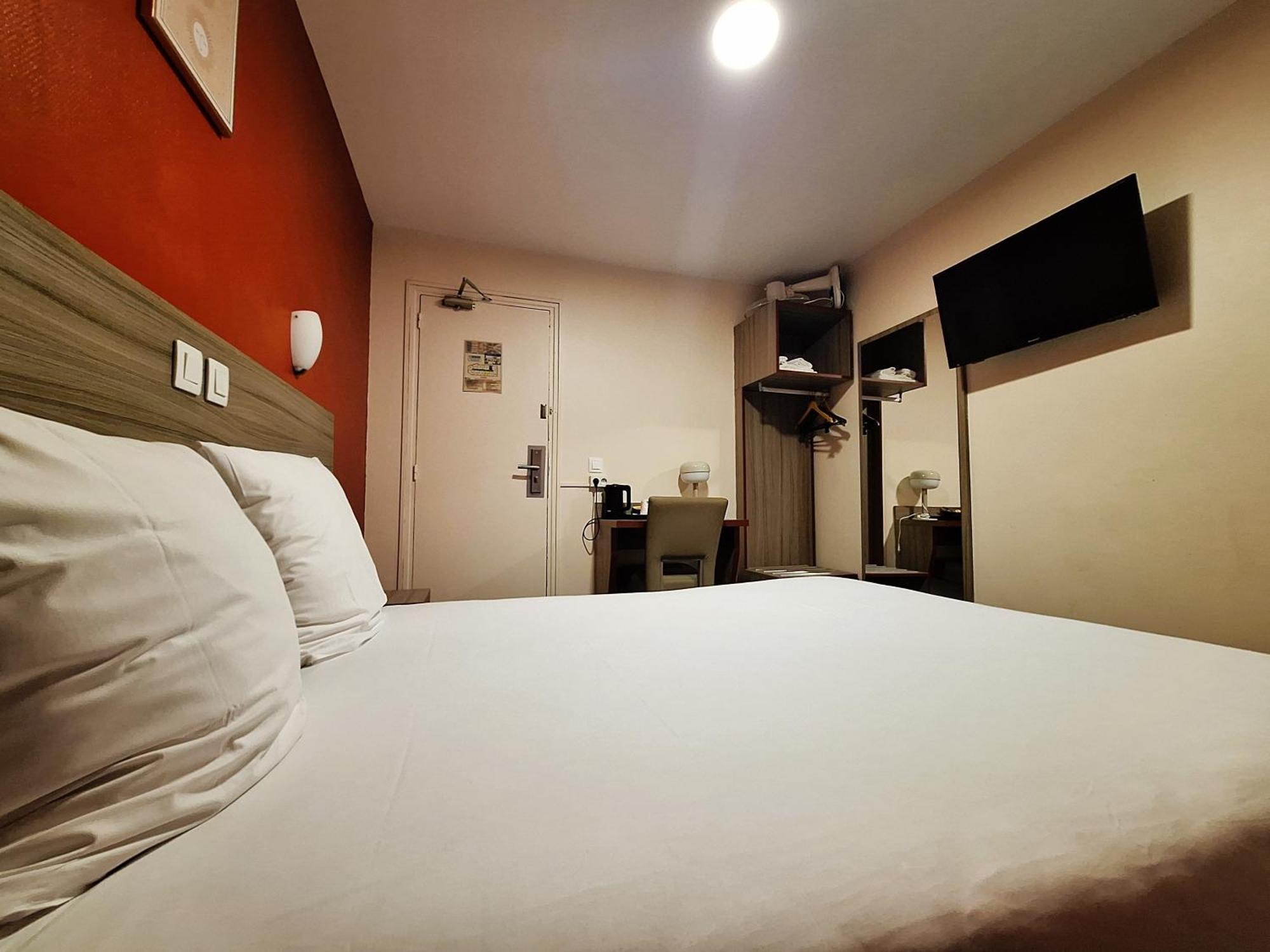 Hotel Hipotel Gambetta République Parigi