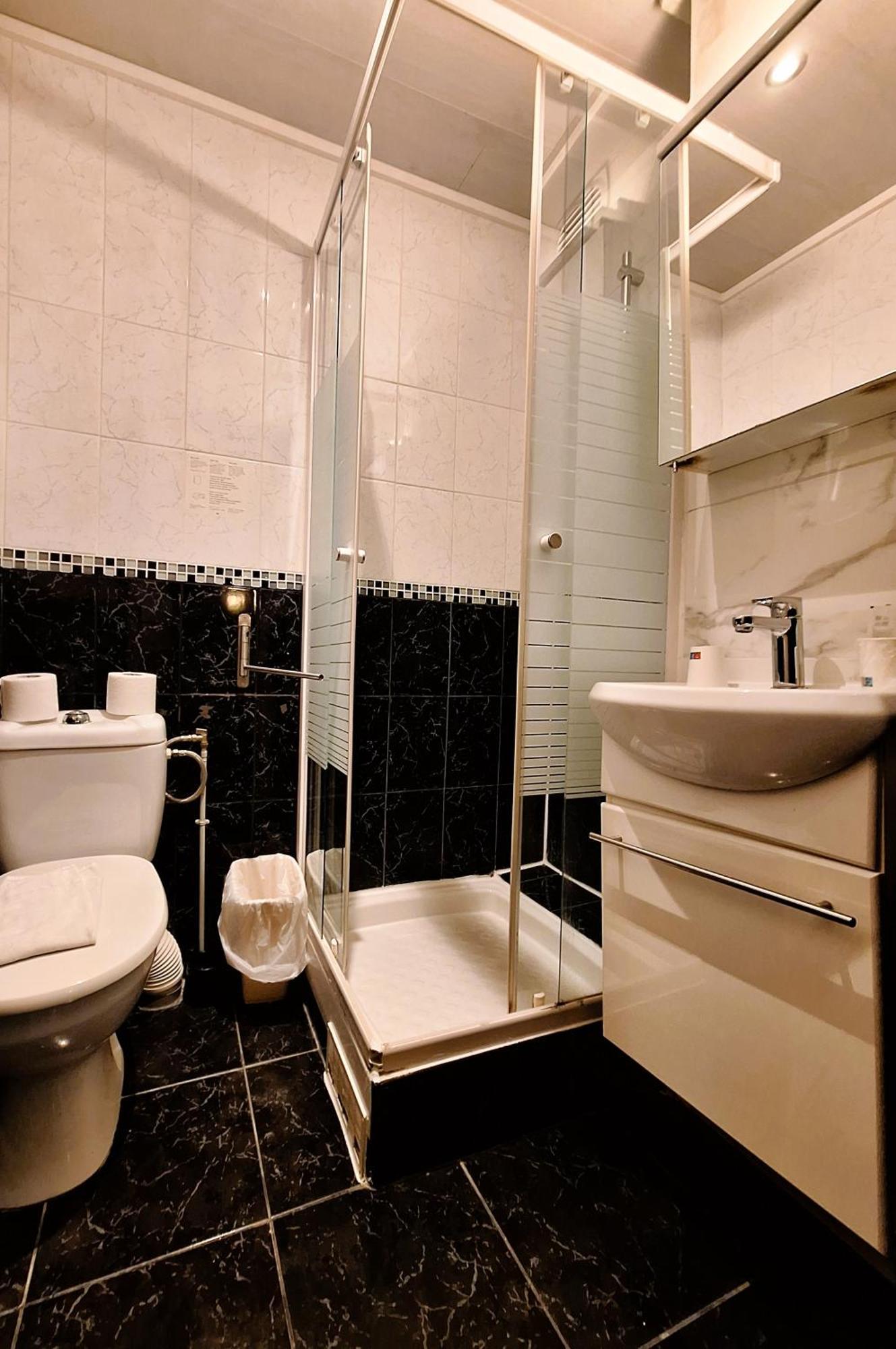 Hotel Hipotel Gambetta République Parigi